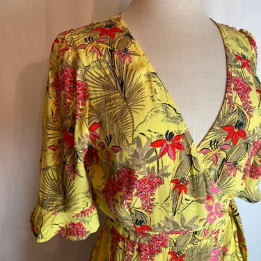90’s y2k cute rayon Wrap dress with ruffles knee length Aloha Hawaiian style floral print Yellow red 40’s inspired size Med 