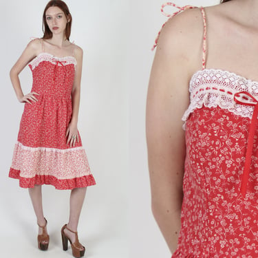 Vintage 70s Red Calico Dress / Tiny Floral Western Style Flower Print / Womens Country Folk Porch Dress 