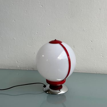 Vintage Plastic White and Red Plastic Sphere and Chrome Table Lamp / 70s Mid Century Vintage Lamp / Atomic Age / Space Age 