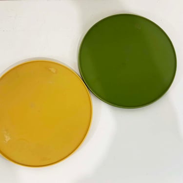 Vintage Turntables Rubbermaid Yellow Green Pair Set of 2 Lazy Susan Turn Tables Retro Storage Plastic Pantry Kitchen 1970s 70s Organization 