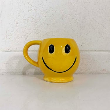 Vintage McCoy Smiley Face Mug Coffee Cup Novelty Yellow Black USA Retro Cute Kitsch Kawaii 1970s 