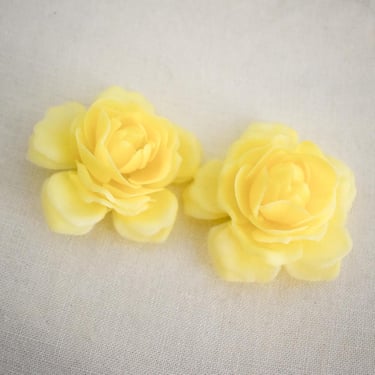 1960s Yellow Plastic Rose Shoe Clips 