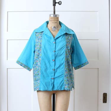 volume vintage early 1960s cotton blouse • bright turquoise blue & MCM print pocket smock 