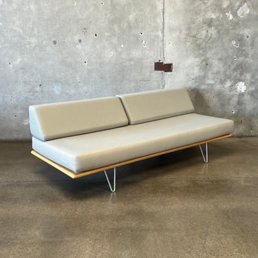 Modernica Case Study V-Leg Daybed - Made in CA