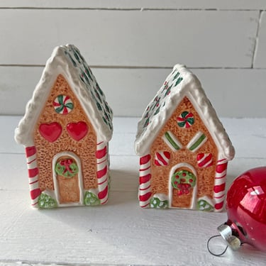 Vintage Gingerbread House Salt And Pepper Shakers // Christmas Salt And Pepper Shakers // Perfect Gift 