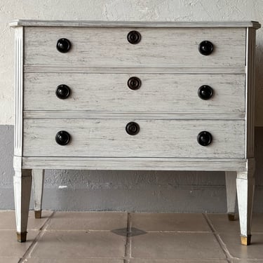 Gusto Painted Swedish Chest