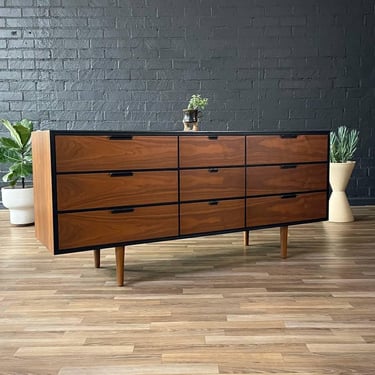 Mid-Century Modern Walnut 9-Drawer Dresser by The Rapport Co., c.1960’s 