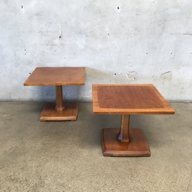 Pair of Mid Century Modern 1960s Pedestal Side Tables