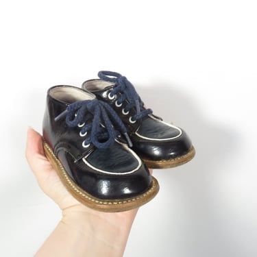 Vintage 80s Baby Navy Blue Patent Leather Lace Up Walker Shoes Size 5 