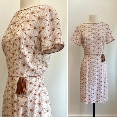 Vintage 50s Dress / Cotton Linen + Embroidered DAISIES + Ribbon Detail /  Summer Secretary Dress / Kay Windsor 
