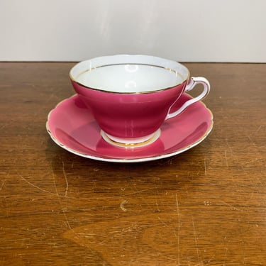 Vintage Wellington Bone China England Tea Cup and Saucer Pink Purple 