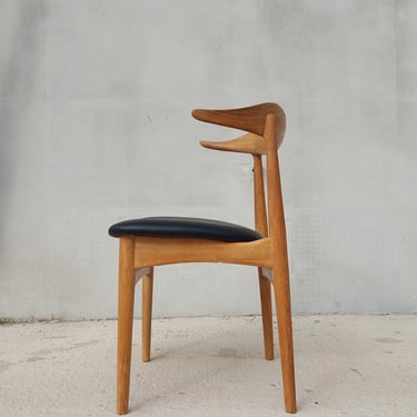 Cow Horn Chair / Cow Horn / Designer Chair / Danish Furniture Design / Danish / Solid Oak / Black Prescott  Leather / Knud Færch / 1969's 