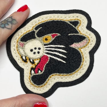 Handmade / hand embroidered off white & black felt patch - panther head - vintage style - traditional tattoo flash 