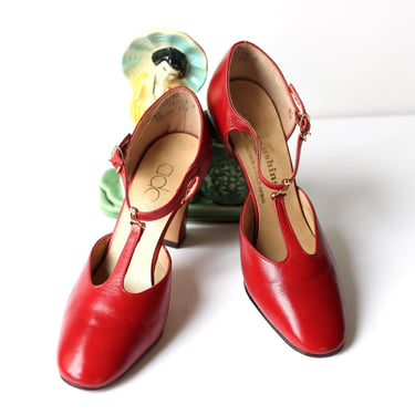 Unworn 1960s Candy Apple Red Leather T-Strap Mary Jane High Heels - Vintage 60s Kushins Dress Shoes - Size 5.5 