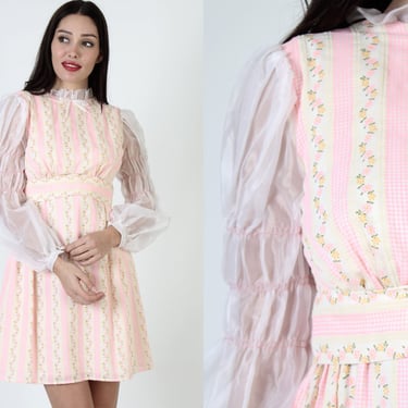 Ruffle Neckline Babydoll Mini Dress / 70s Pink Garden Florals / Cute High Neck Old Fashion Print Material / Vintage Seventies Short Frock 