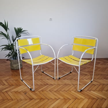 1 of 2 Pop Art Memphis Yellow & White Metal Garden Chairs / Vintage Accent Chairs / Mid Century / Modernist Design / Italy / 1970s 