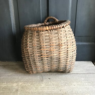 Antique Rustic Willow Basket, Wicker Flower Basket, Farmhouse, Door Basket, Damages 