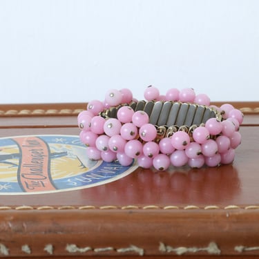 vintage 1950s pink beaded expandable bracelet • round glass beads stretch bracelet 