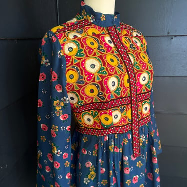 1970s Indian Cotton Embroidered Dress by Karavan 36 Bust Vintage 
