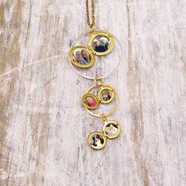 Customized 6 Photo Locket Necklace, Circle Necklace, Family Photo Jewelry, Personalized Six Photo Locket, Grandmother Gift, Modern Necklace 