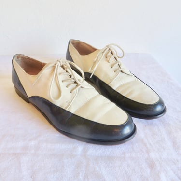 1990's Size 8.5 Black and White Leather Two Tone Saddle Oxford Shoes Lace Up Flats Men's Style Shoes 1920's Style Made in Spain 