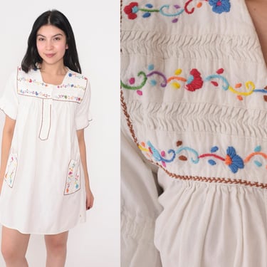 Floral Embroidered Dress 70s Mexican Mini Dress White Peasant Puebla Dress Tent Tunic Flower Print Hippie Summer Cotton Vintage 1970s Small 