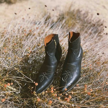Short Cowboy Boot in Black