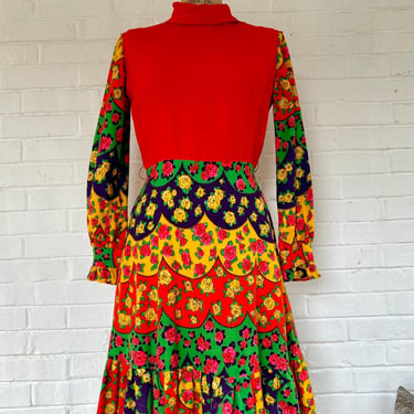 1970's Size 2/4 Vibrant Mini Dress 