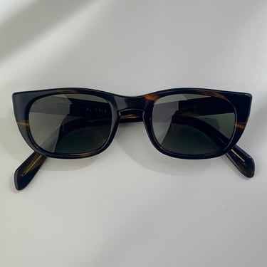 1950's Early 60'S Sunglasses - UNIVERSAL EARWEAR - Narrow Mod Frame in Dark Tortoise  - Optical Quality - New UV Glass Lenses 