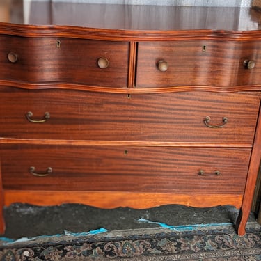 Vintage Serpentine Dresser 43 x 34 x 19.5