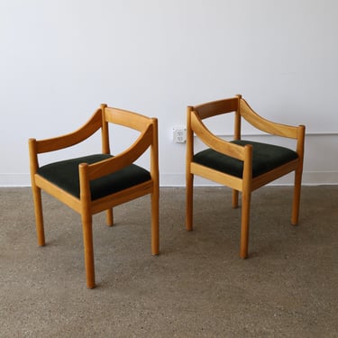 Vico Magistretti “Carimate” Dining Chairs, a pair