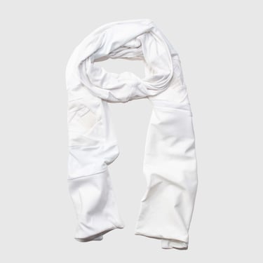 White 'all-over reroll' scarf