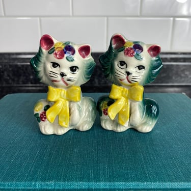 Vintage Fluffy Cat Salt & Pepper Shakers | Green Kitten Large Yellow Bow | Kitsch Ceramic Figurines | G Nov Co Japan 1950s Collectible 