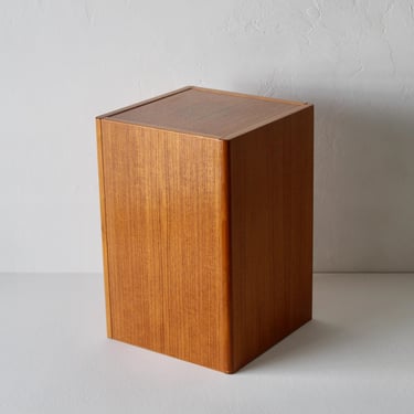 FBJ Møbler Danish Scandinavian Modern Teak Pedestal Plant Stand End Side Table 
