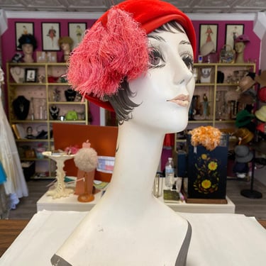 vintage 1960s red wool cloche hat with tassels, 60s millinery, mod style flapper 