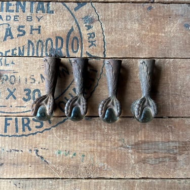 Set of 4 Cast Iron Furniture Clawfeet Legs 