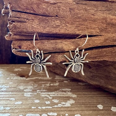 SPIDER CRAWL Sterling Silver Earrings | Insect Dangle Drop Earrings | Southwestern Jewelry 