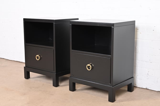 Robsjohn-Gibbings for Widdicomb Mid-Century Hollywood Regency Black Lacquered Nightstands, Newly Refinished