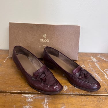 STUDIO SALE women’s  Sz. 8.5 B | Vintage burgundy red Gucci 70s Heeled Tassel Loafers 