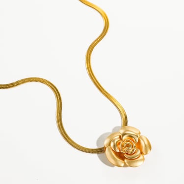 Aurelia 18K Gold Vintage Camellia Floral Necklace