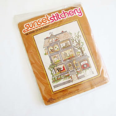 Vintage Sunset Stitchery Unused Needlepoint Kit - The House on Elm Street 16x20 Doll House Embroidery DIY Craft Kit - Friend Gift 