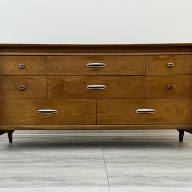 Drexel Projection Mid-Century Modern Dresser / Credenza ~ Great As TV Stand  (SHIPPING not FREE) 