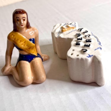 Vintage Mid Century Modern Parkcraft New Jersey and Bathing Beauty Salt and Pepper Shaker Set | Collectible State Salt and Pepper Shaker Set 