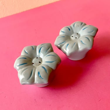 Vintage 00s Blue Flower Shaped Ceramic Salt and Pepper Shakers 
