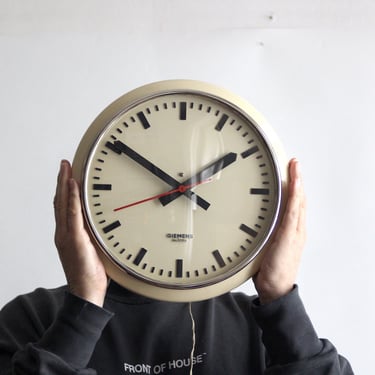 SIEMENS AUSTRIA factory / workshop wall clock. Austria 1950s. Completely original and serviced 