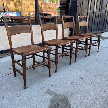 Set of 4 Antique Dining Chairs With Rush Seats