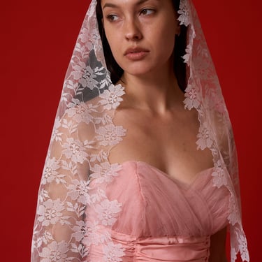 Flora Lace Mantilla