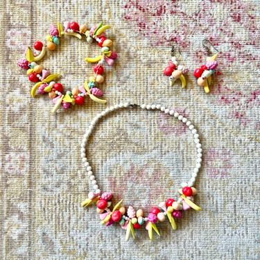 AS-IS *** Vintage 1980s 80s Fruit Plastic Beaded Matching Necklace Bracelet Earrings 3-Piece Set 