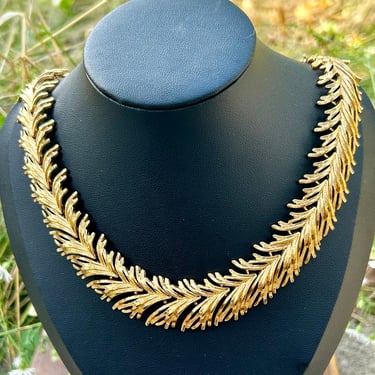 Monet Jewelry Necklace Vintage Gold Tone Leaves Choker Retro Mid Century 