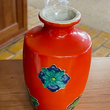 Japanese Bud Vase<br />Orange<br />W 3″ x H 5″